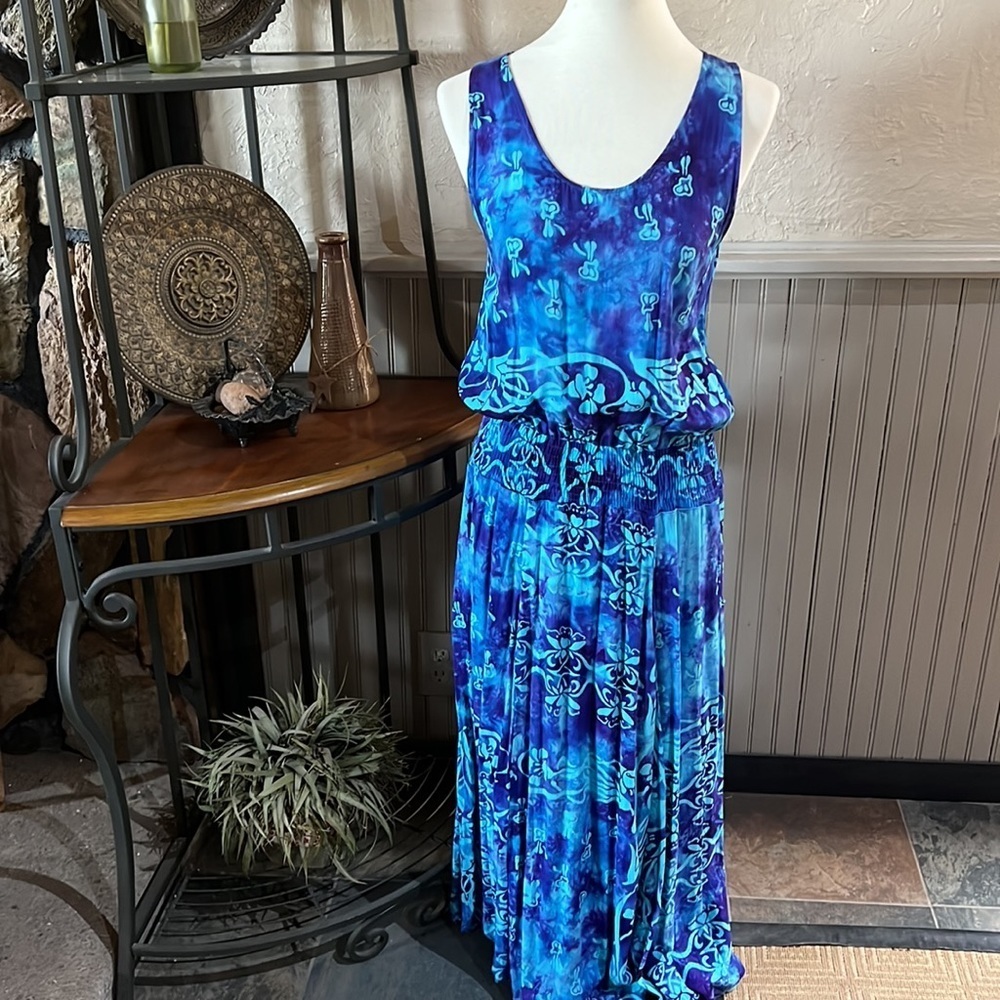 Red Threads Maxi Dress